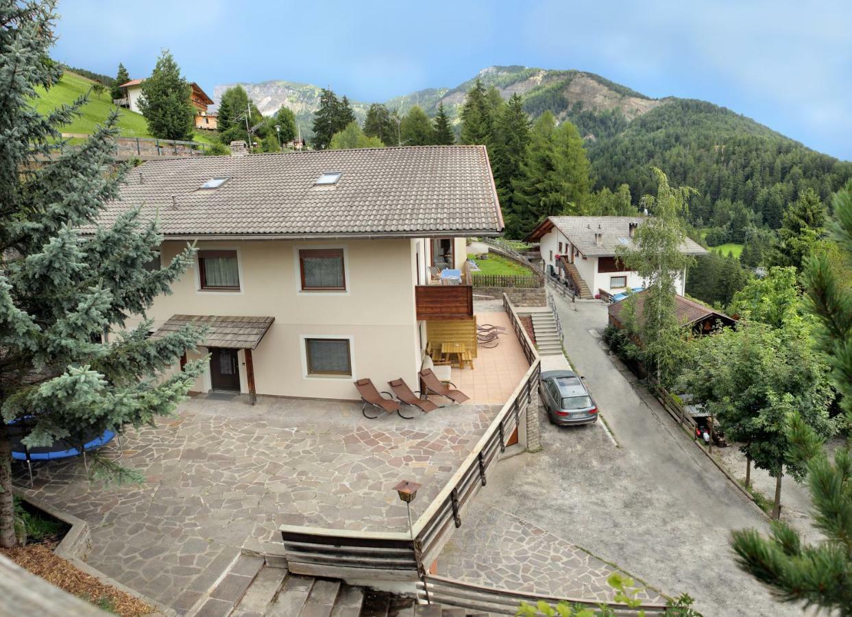 Apartment Kristyn Urtijëi Buitenkant foto