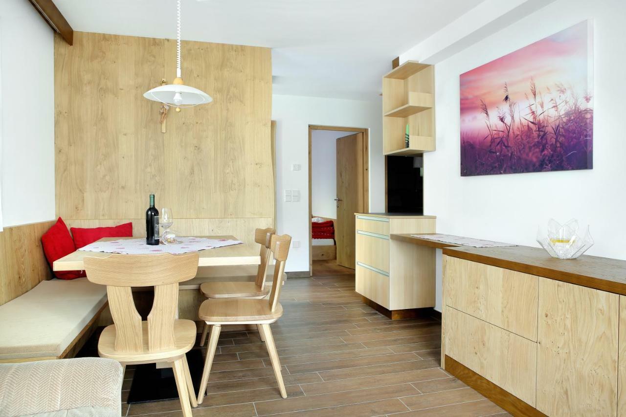 Apartment Kristyn Urtijëi Buitenkant foto