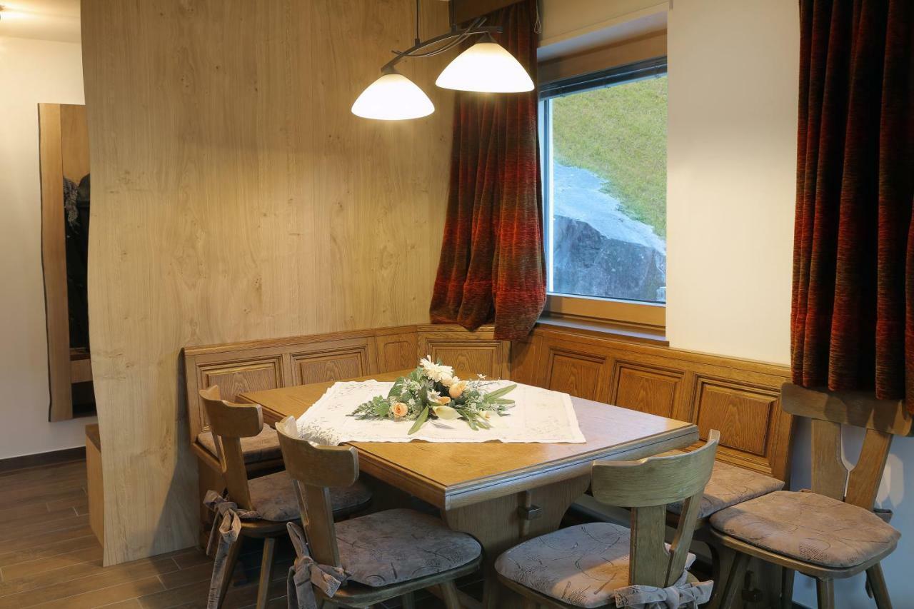 Apartment Kristyn Urtijëi Buitenkant foto
